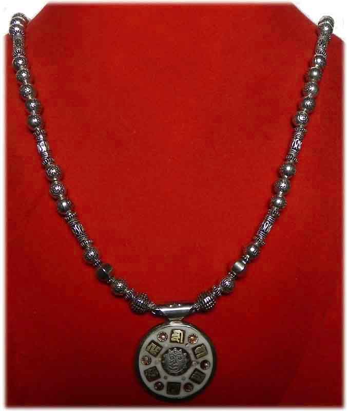 Amulettkette mit Mantra-Anhnger